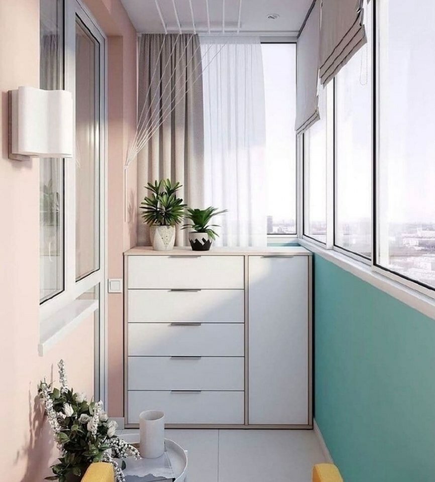 Вместимый шкаф на балкон