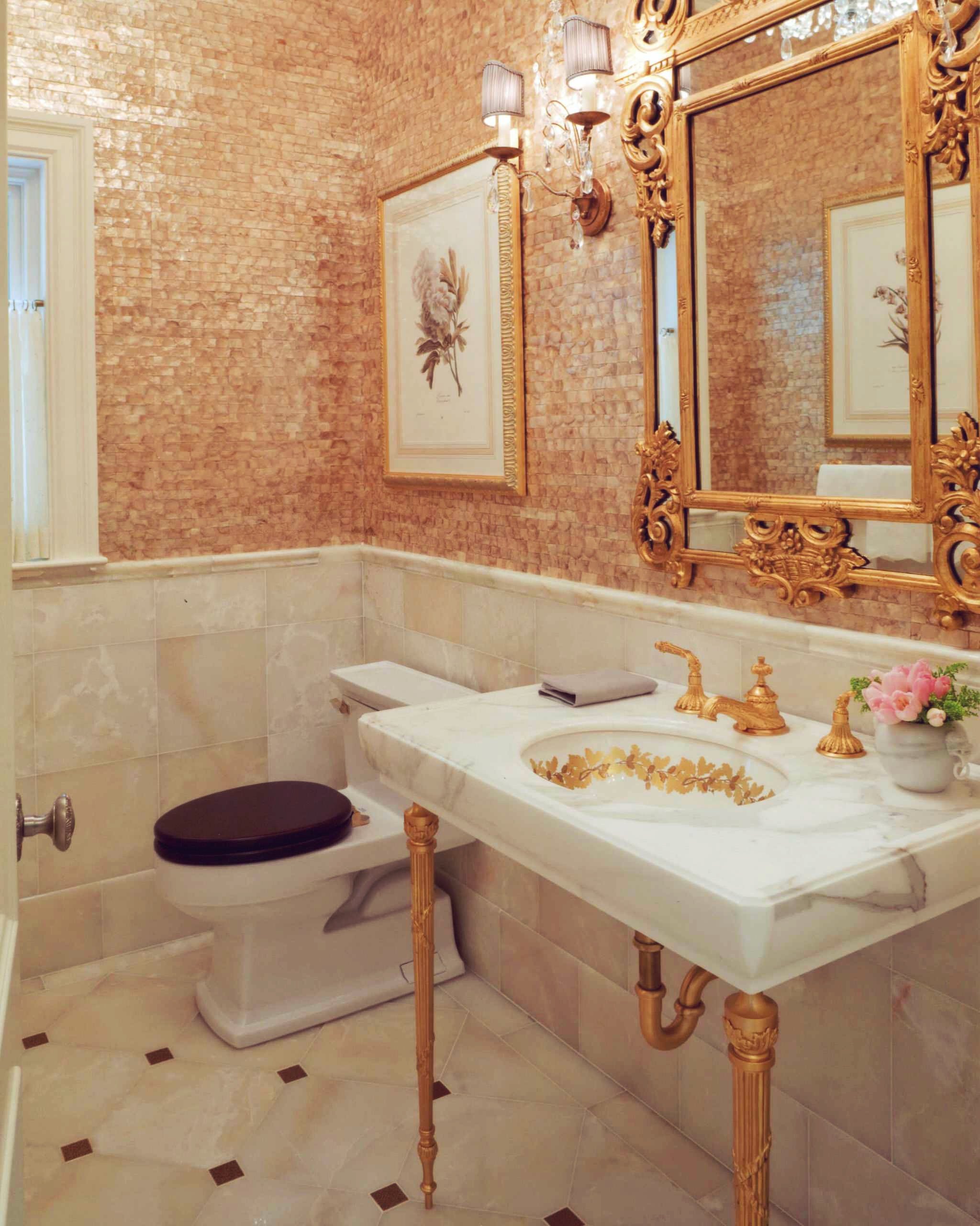 Красивая плитка на стены. Красивая плитка для ванной комнаты. Ванна в венецианском стиле. Ванная комната в золотых тонах. Ванная в золотистых тонах.