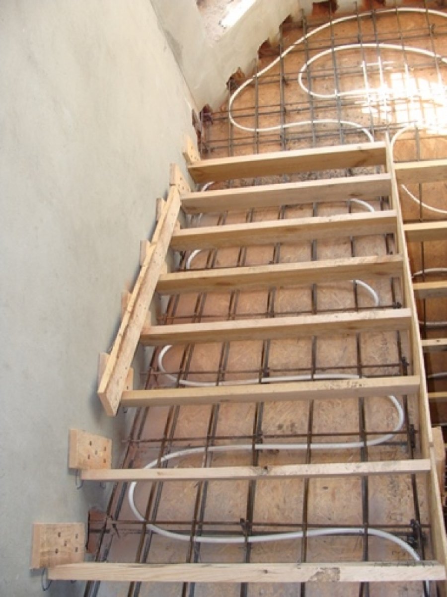 Каркас бетонной лестницы