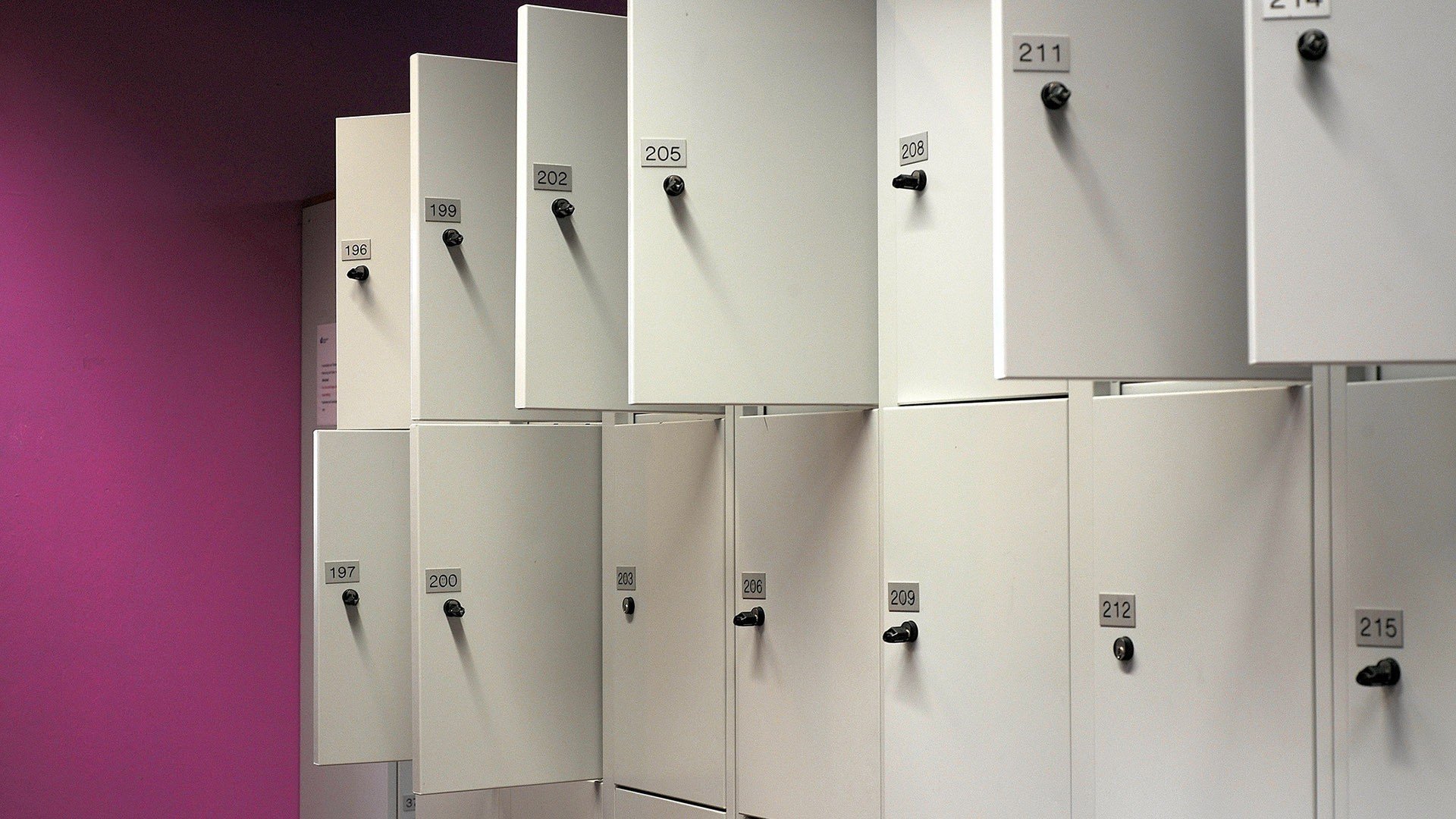 шкафчики для сотрудников с замками