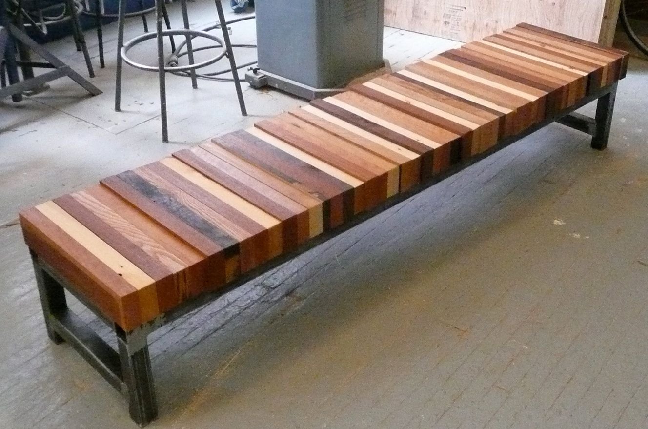 Деревянная скамейка в стиле лофт