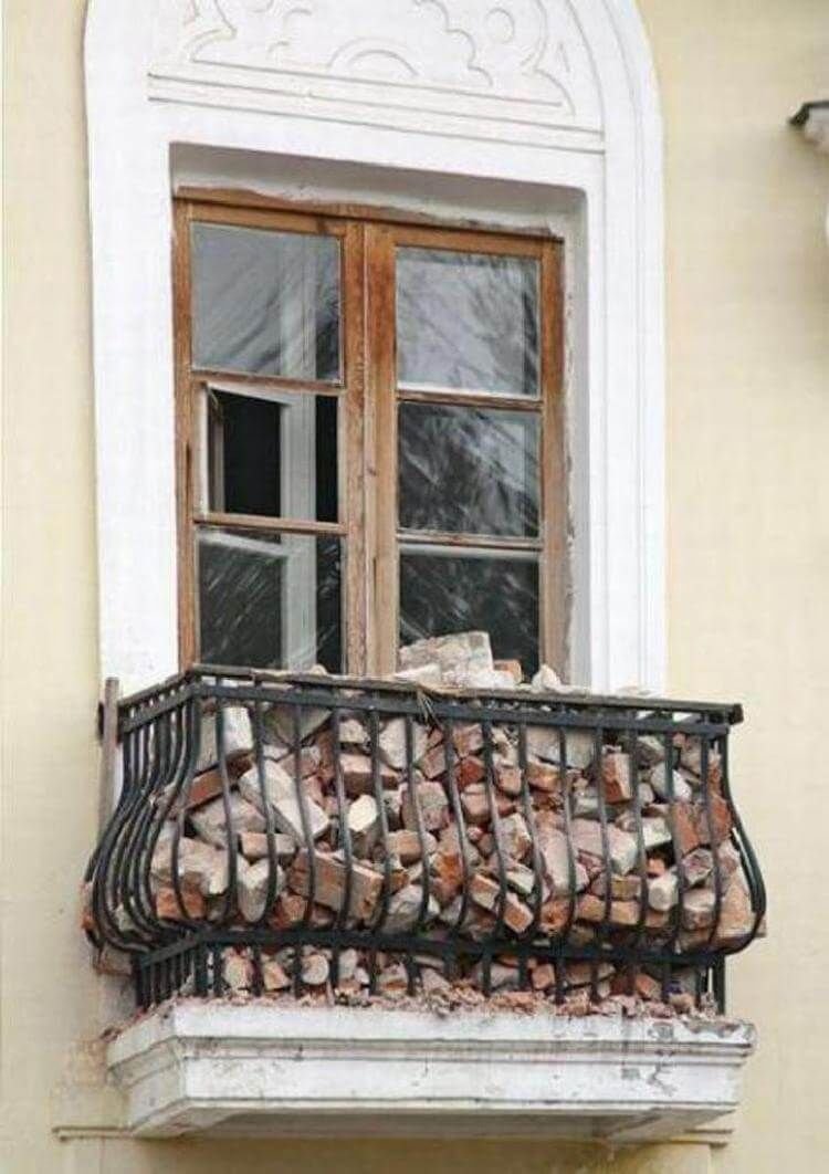 Странные балконы