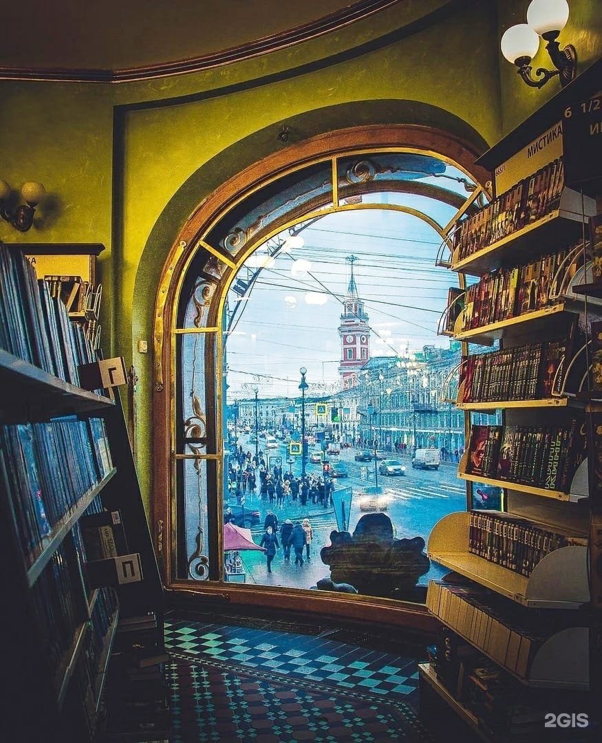 Кафе в доме Зингера в Санкт-Петербурге