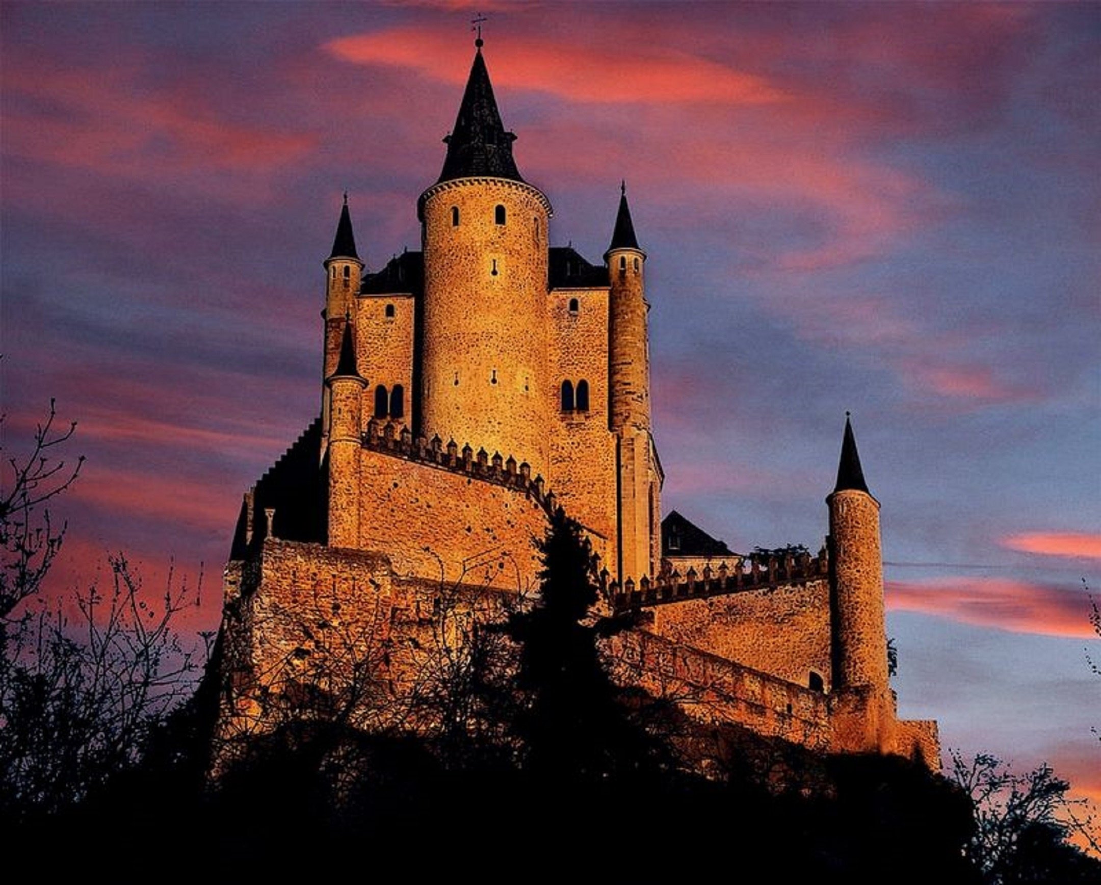 Самый хороший замок. Замок Алькасар Испания. Алькасар де Сеговия, Испания. Замок Алькасар в Сеговии Испания. Алькасар в Сеговии, Сеговия, Испания.