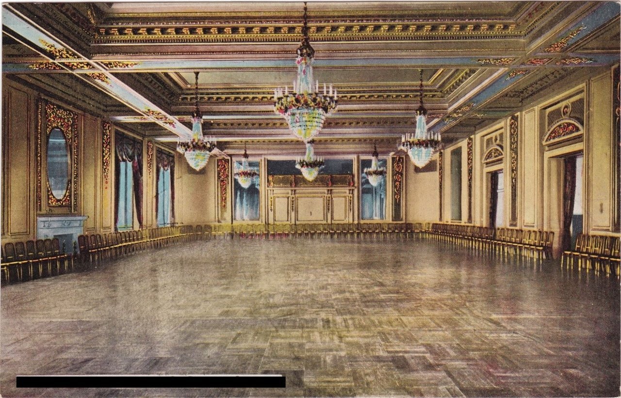 Бальный зал 19 века в Англии