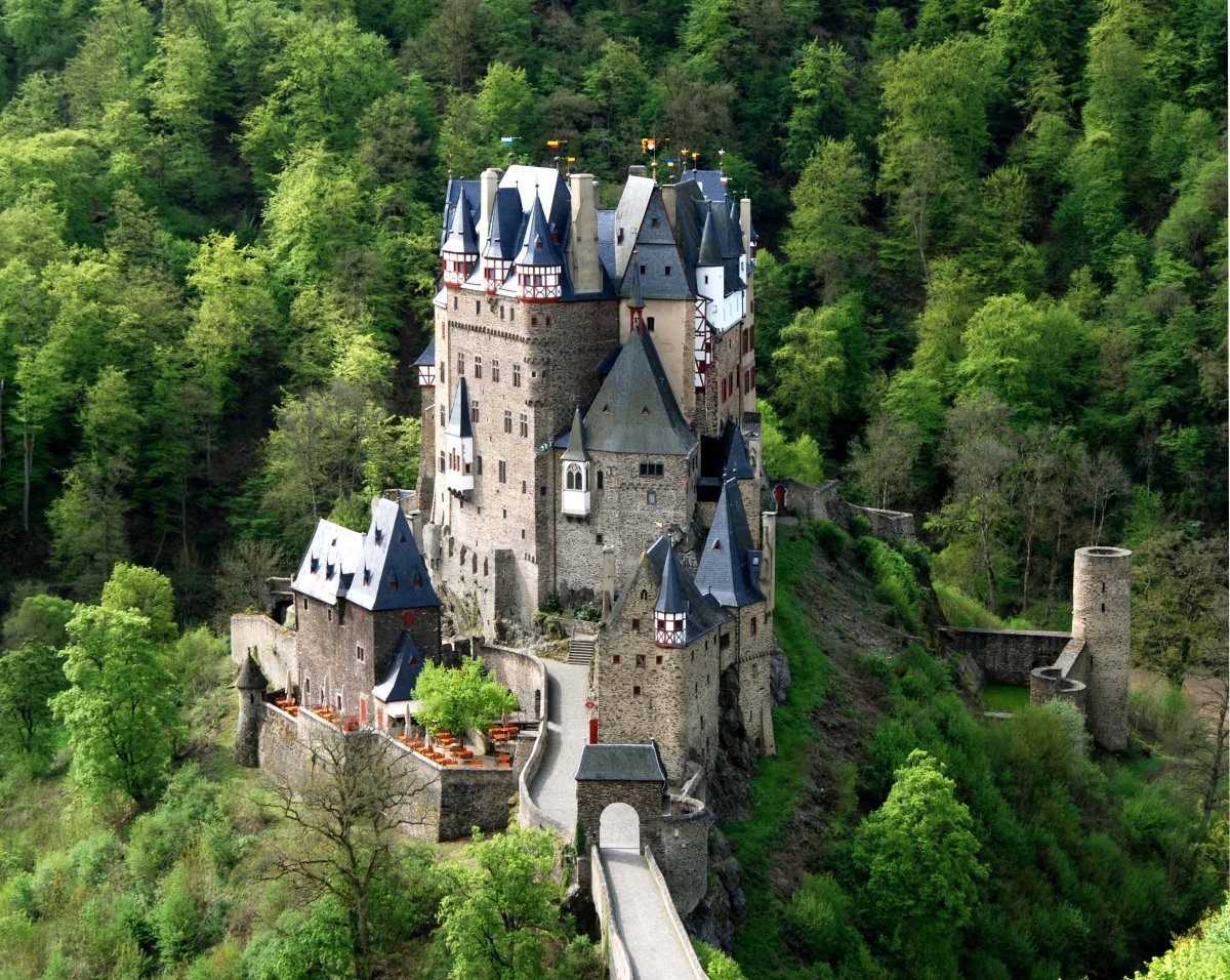 Замок барбаросса в германии
