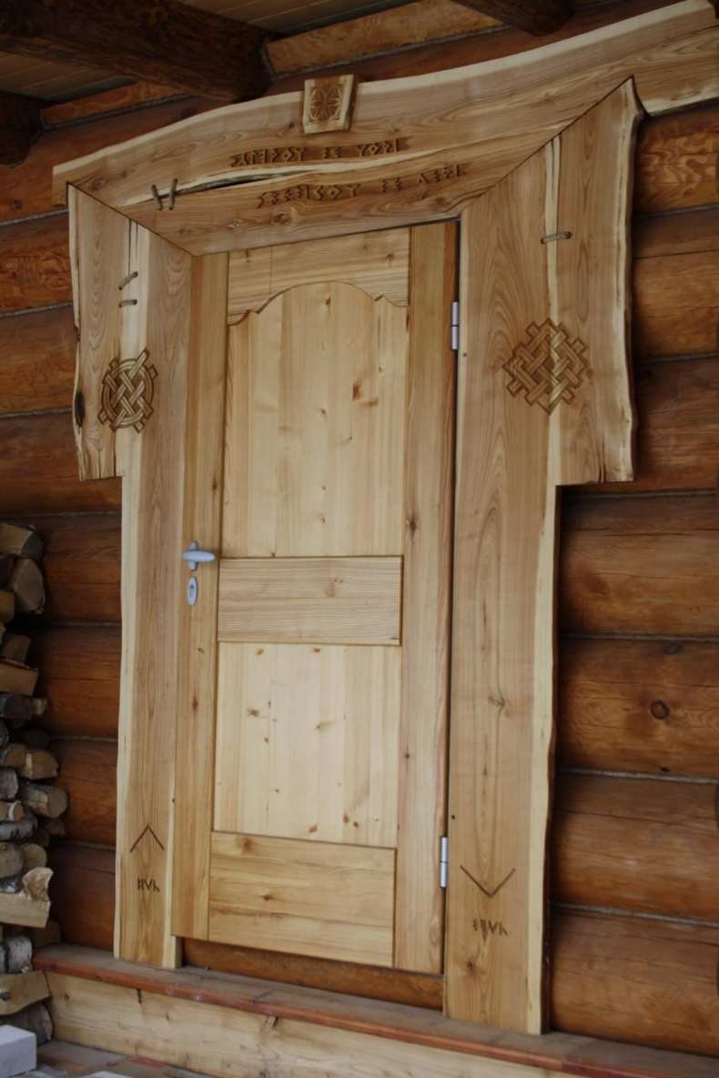 Двери в баню деревянные
