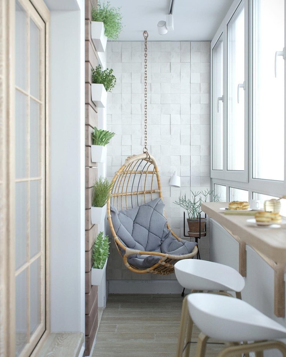 Подвесное кресло на балконе