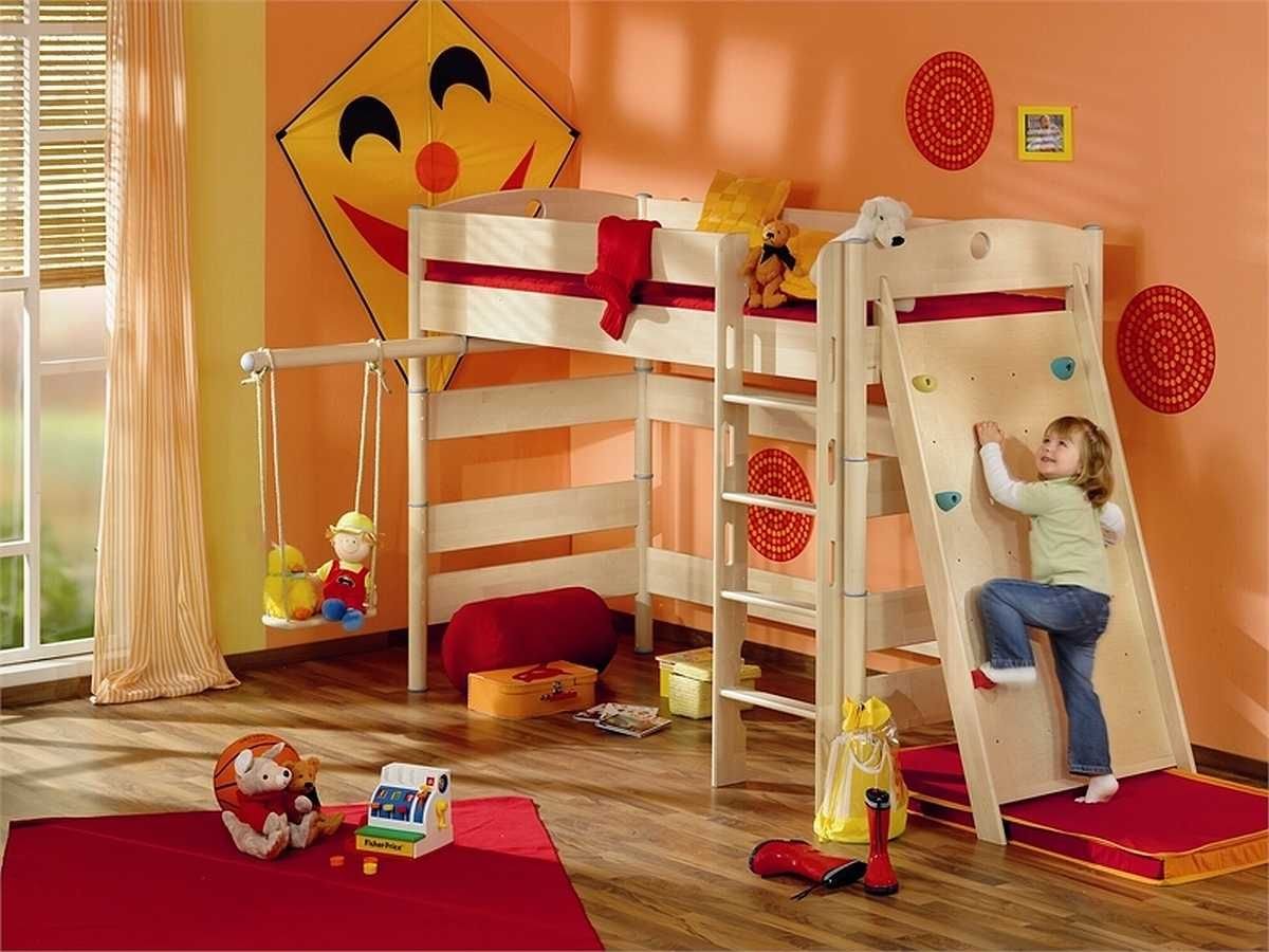 кровать чердак для детей с горкой