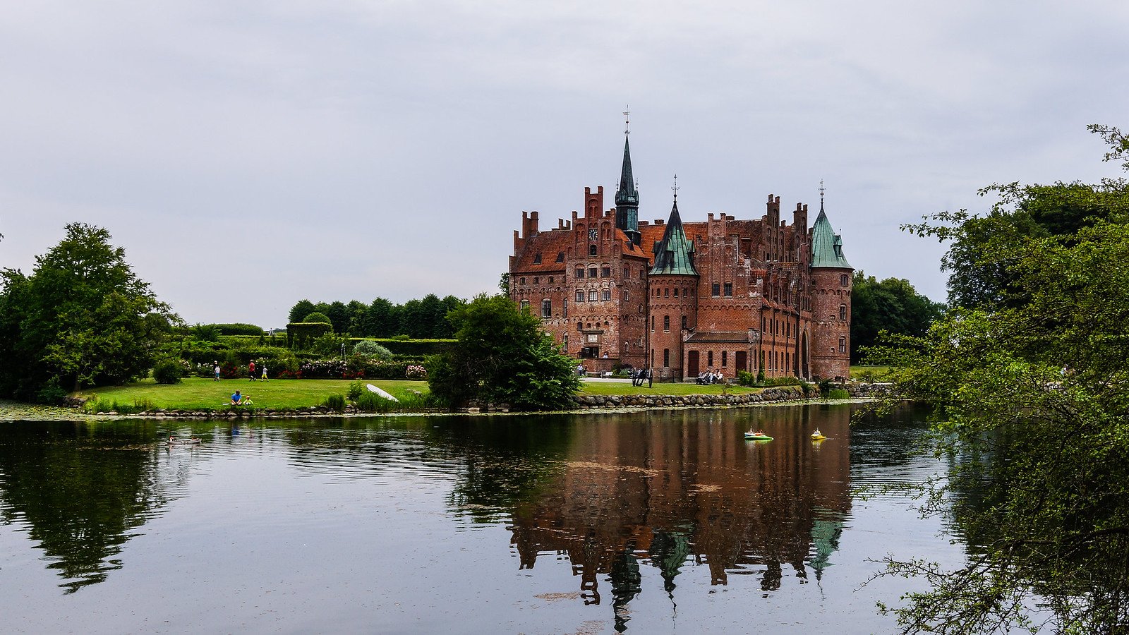 Замок Эгесков Дания