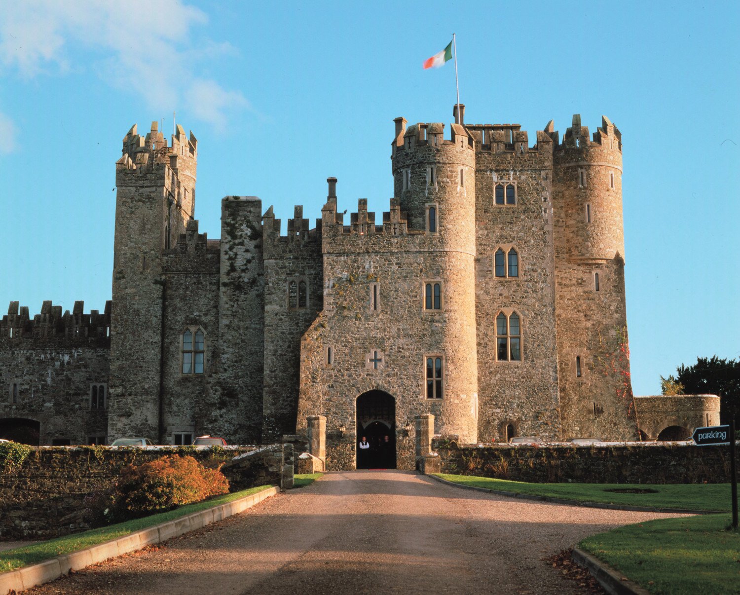 Семерки замка. Замок Банратти Ирландия. Замок Килки, Ирландия. Замки Ирландии 16 веков. Ирландия Килкенни замок мучеников.