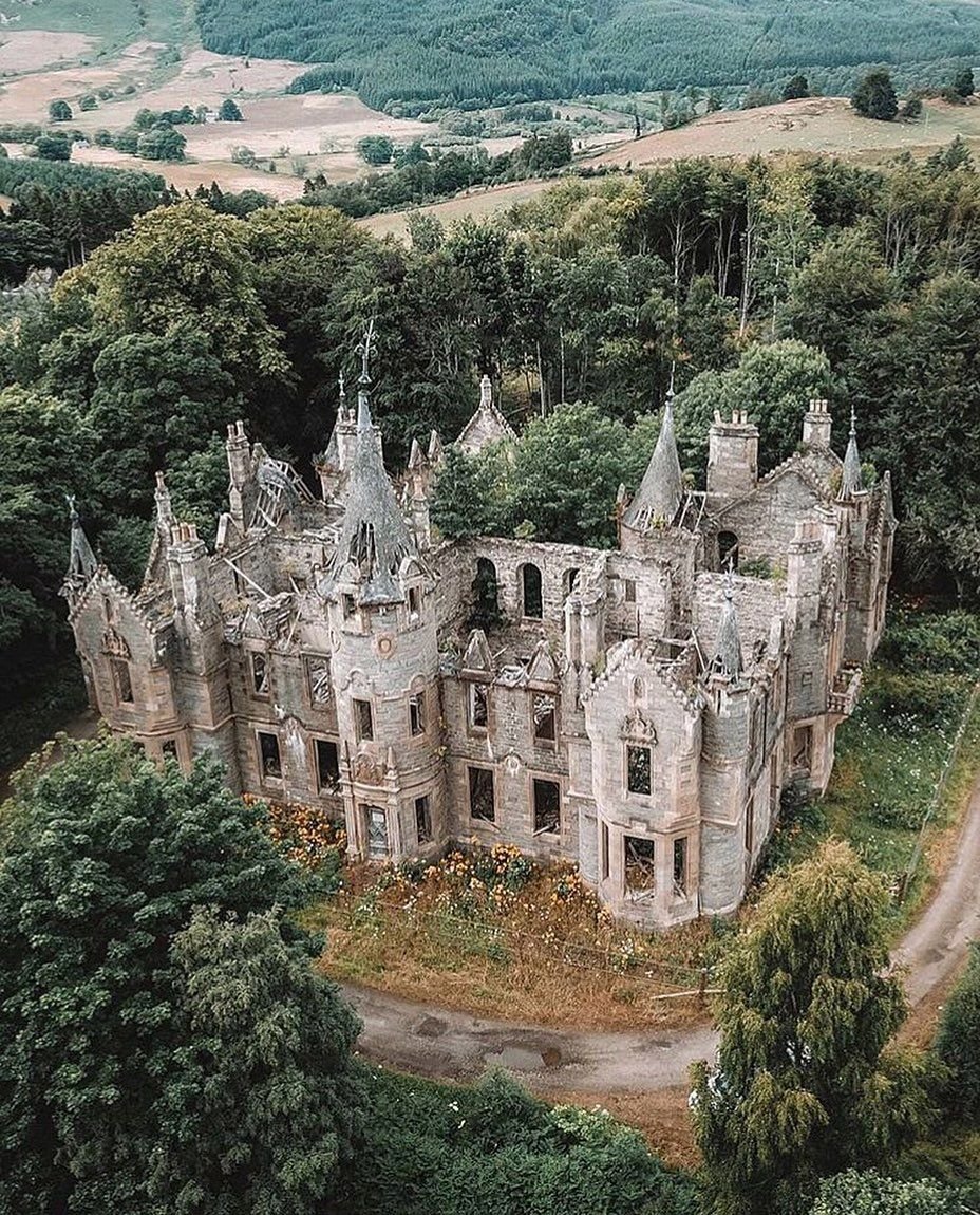 Замок в шотландии