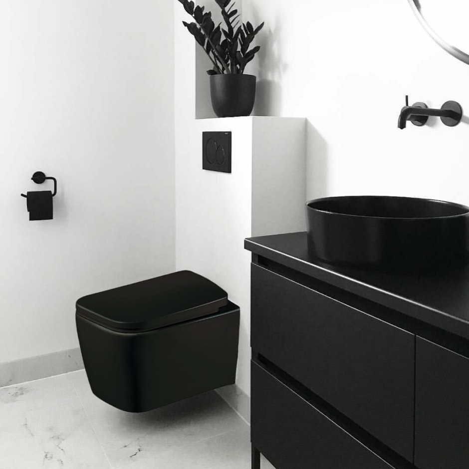 Черно-белая ванная комната в хрущевке