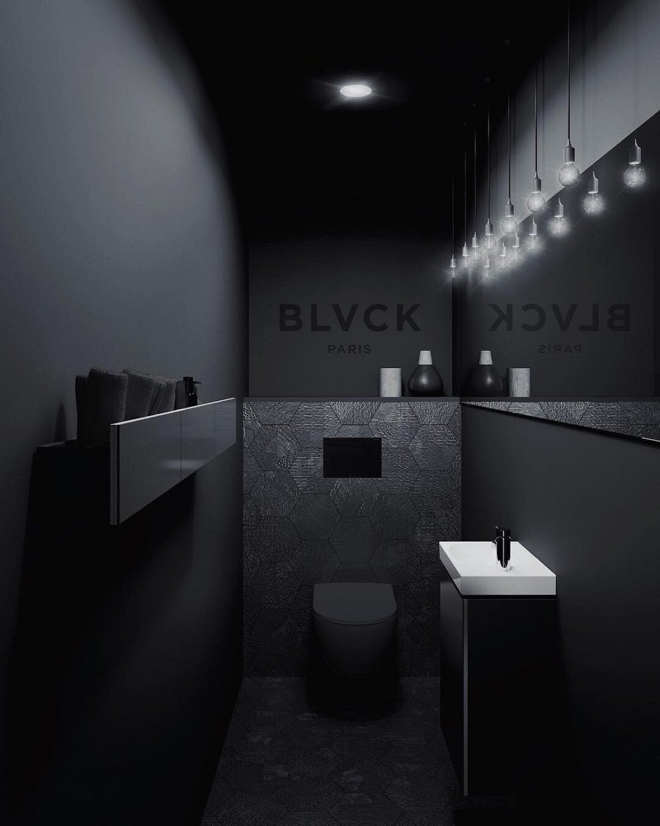 Ванная комната с черными аксессуарами