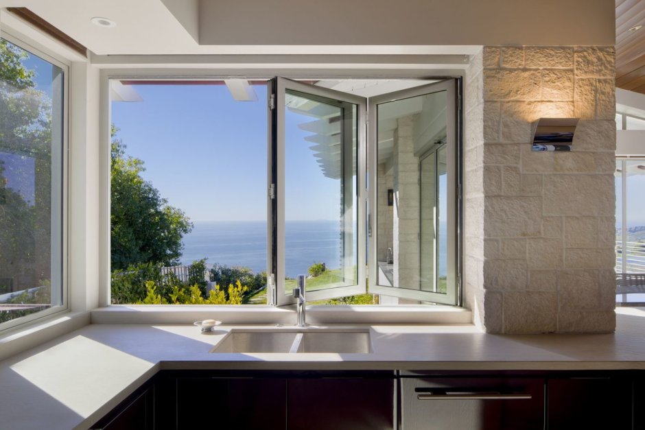 Алюминиевое окно 1350x1350 мм.