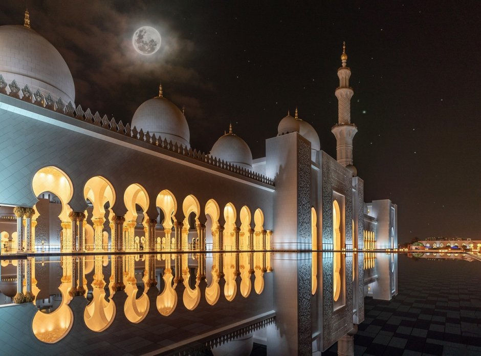 Люстра в мечети шейха Зайда в Абу-Даби
