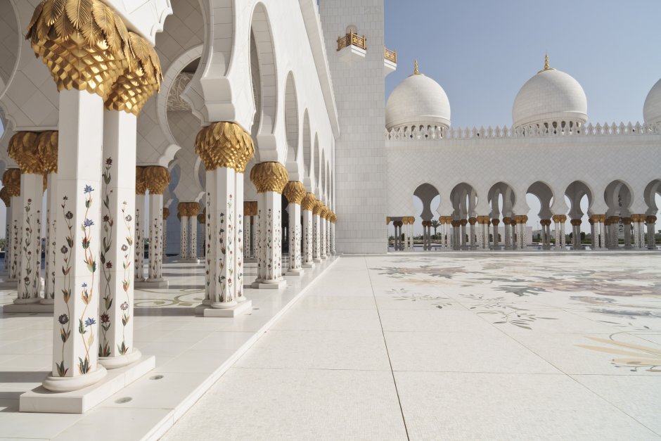 Фонтан в мечети Абу Даби