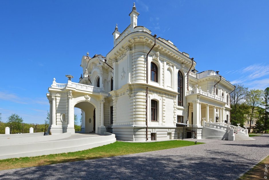 Лестница 1 дворца бракосочетания в Санкт-Петербурге