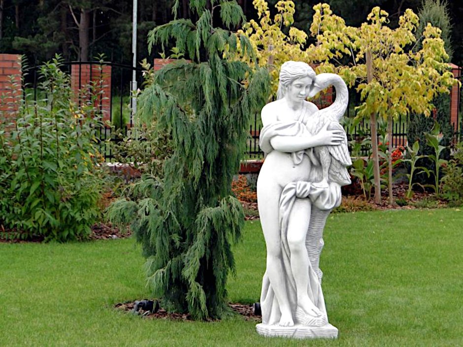 Бетонные скульптуры для сада