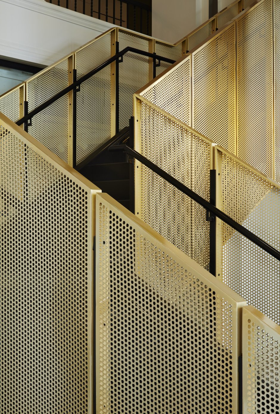 Ступени металлические для лестниц