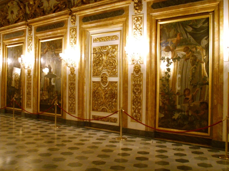 Палаццо Медичи-Риккарди галерея зеркал