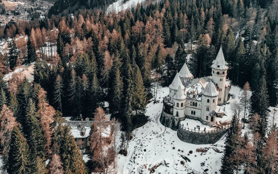 Романский стиль замки на Холме