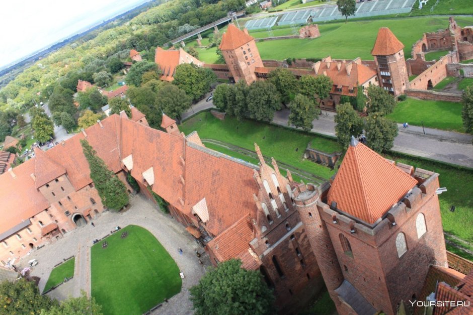 Гостынский замок Польша
