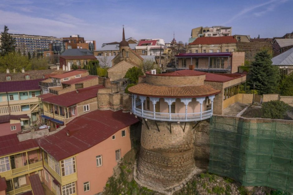 Монастырь Перисцвалеба и дворец Дареджан