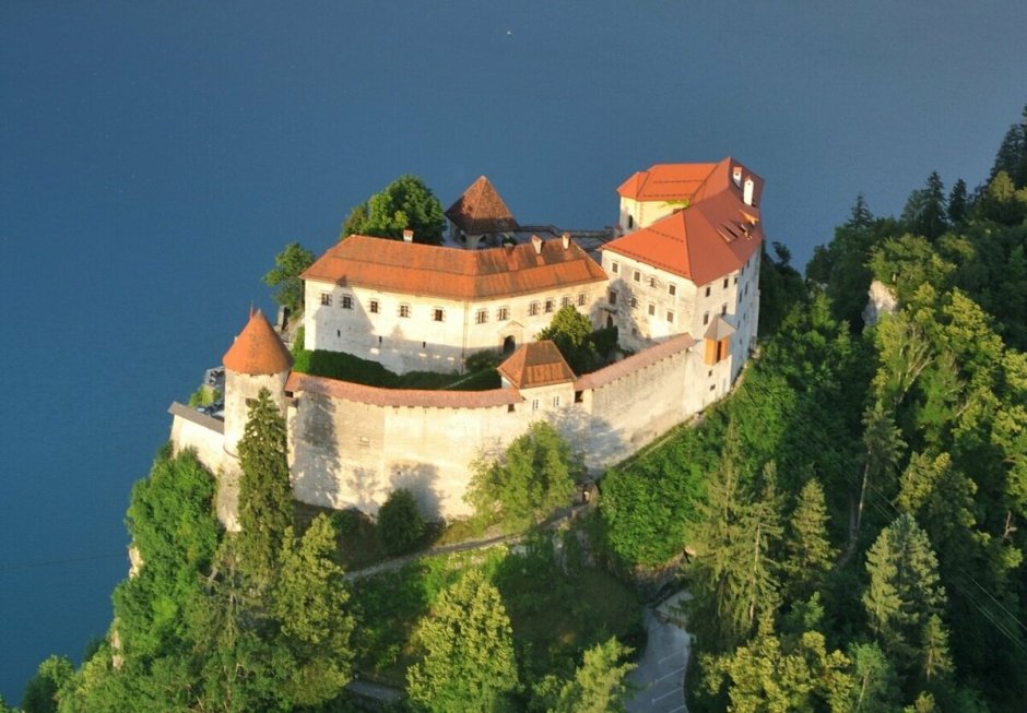 Словения остров на озере Блед