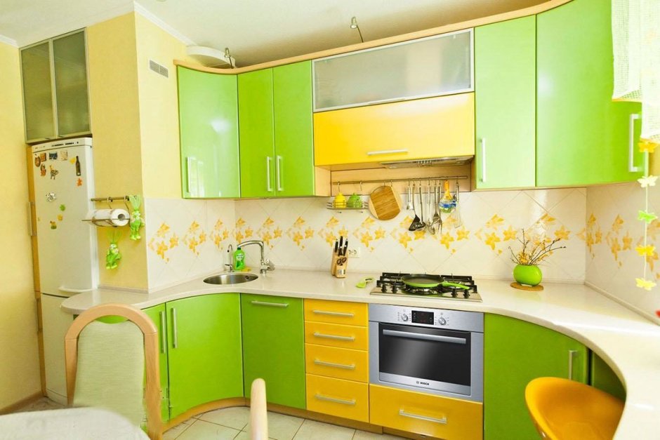 Кухонный гарнитур желто-зеленый