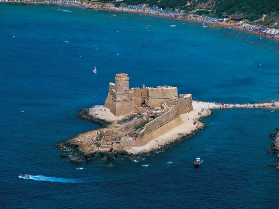 Остров-крепость Stack Rock Fort