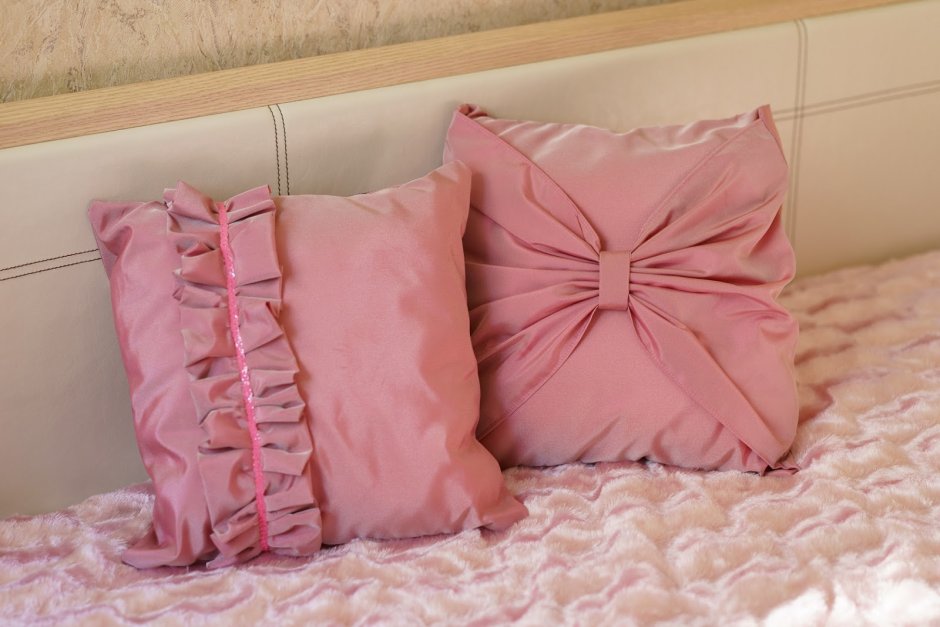 Декоративные наволочки на подушки с бантом
