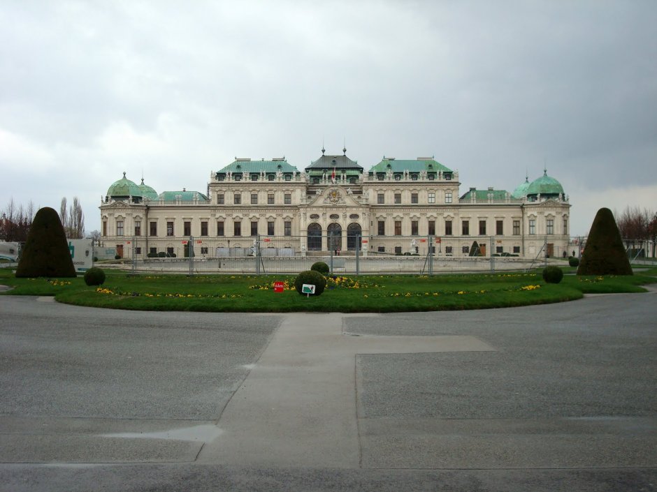 Королевский дворец Бельведер