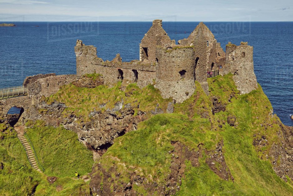 Замок Данлюс Северная Ирландия