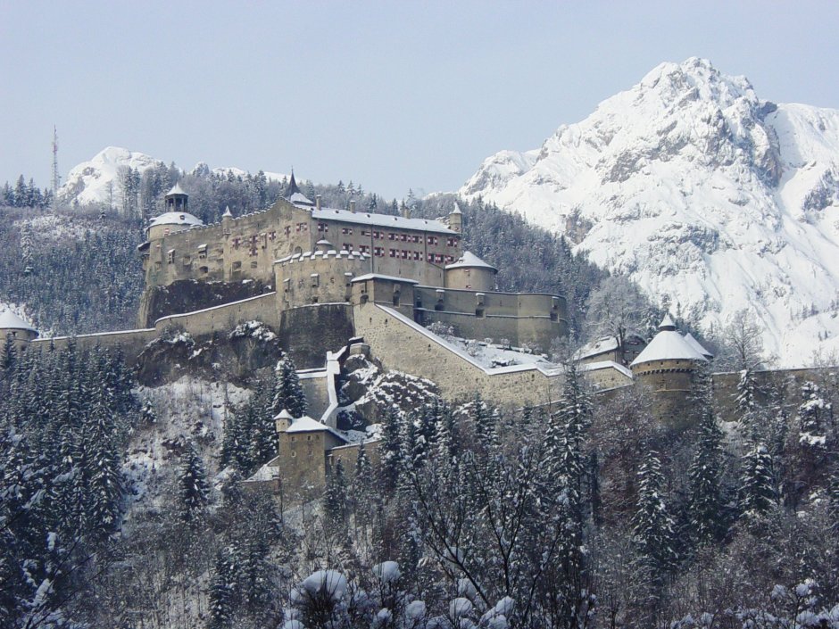 Замки в Альпах Австрия