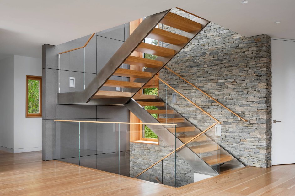Лестница в частном доме стиль Модерн