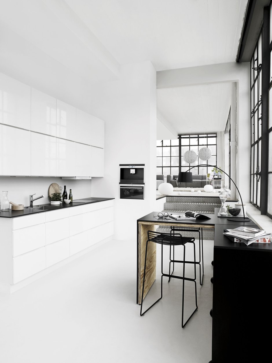 Кухня в чёрно белом стиле