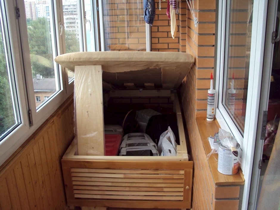 Ящик на балкон с сиденьем