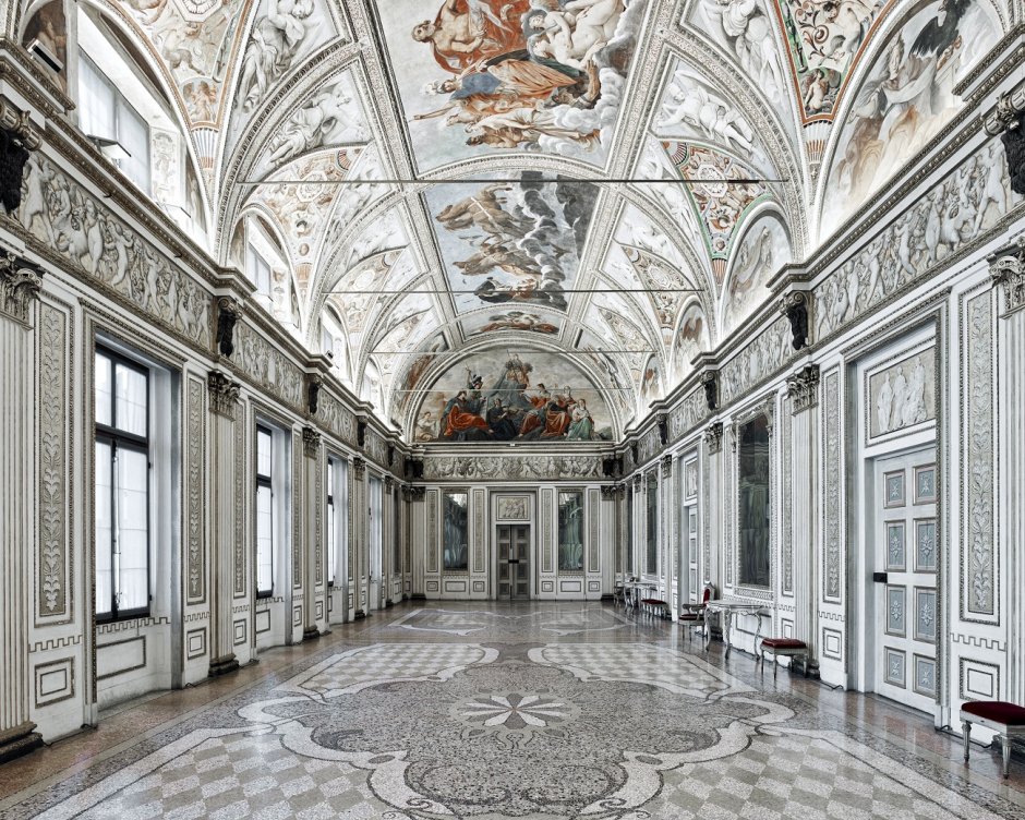 Лоджия главного двора в палаццо Венеция в Риме