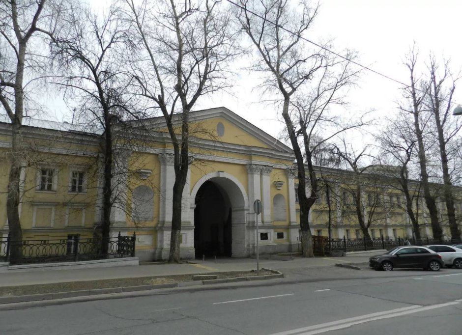 Екатерининский дворец в Лефортово