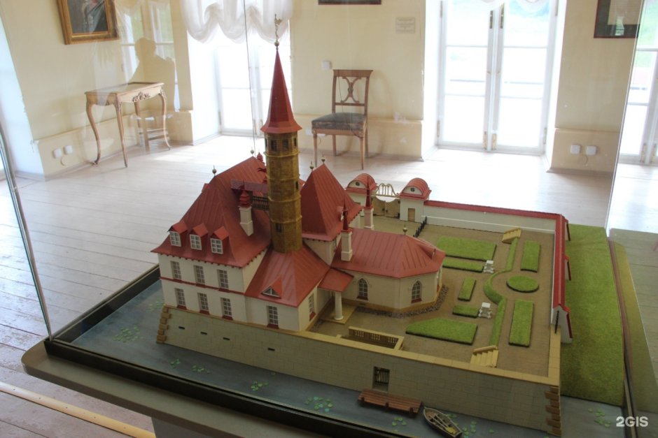 Приоратский замок в Гатчине