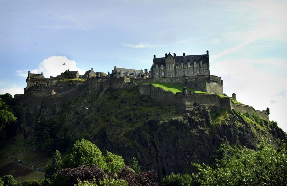 Замок Холируд в Шотландии