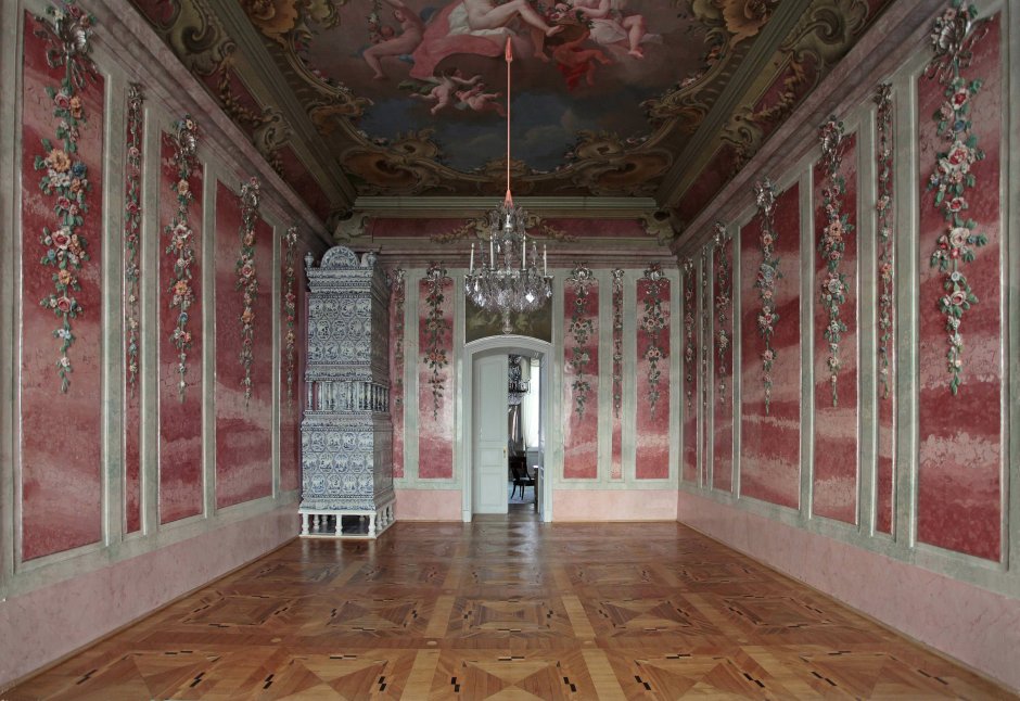 Рундальский дворец розовая комната