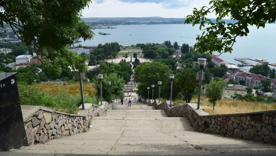 Митридатская лестница Керчь сверху