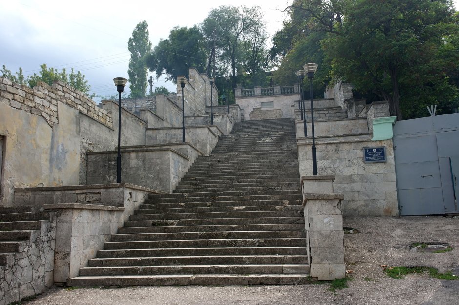 Жилой дом около Митридатской лестницы в Керчи