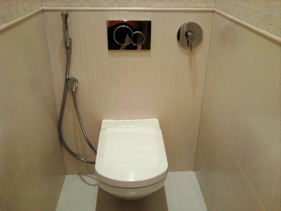 Гигиенический душ в туалете