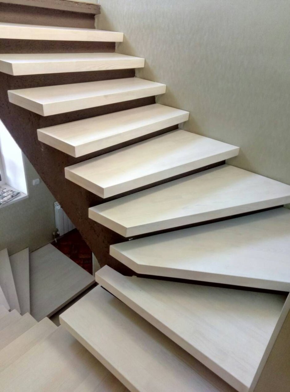 Резиновые коврики для лестницы