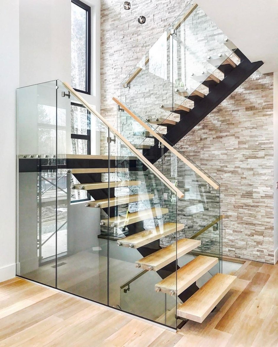 Лестницы стеклянные для дома
