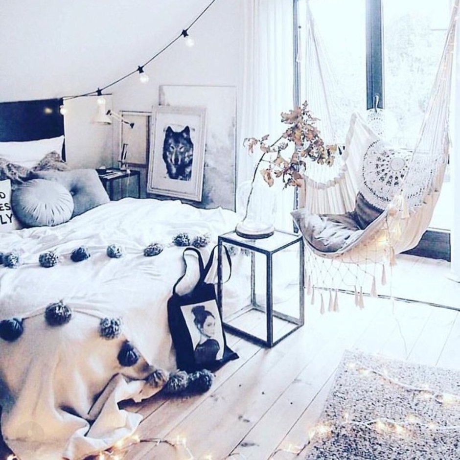 Необычная уютная комната