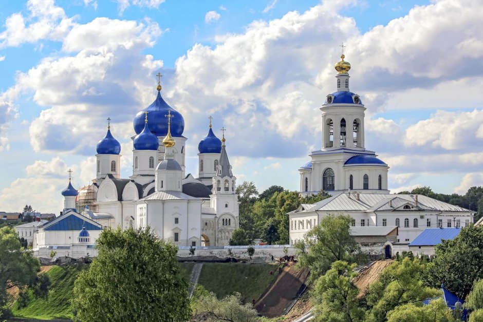 Свято Боголюбовский монастырь